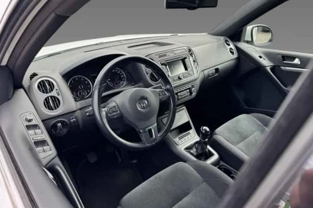 Volkswagen Tiguan (2016) thumbnail 4