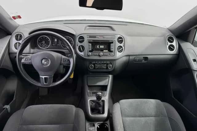 Volkswagen Tiguan (2016) thumbnail 5