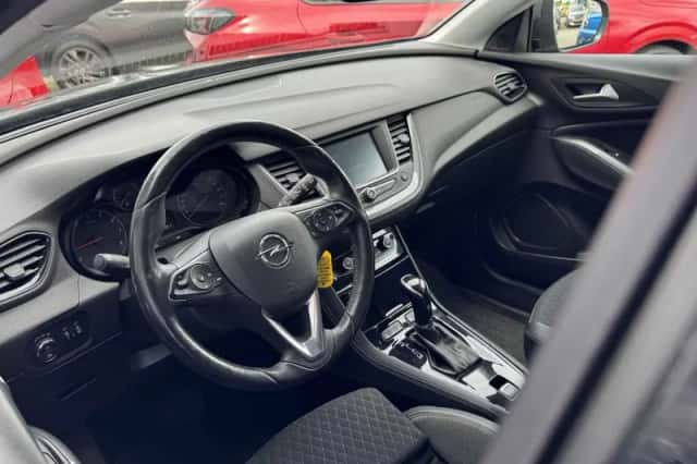 Opel Grandland X (2019) thumbnail 3