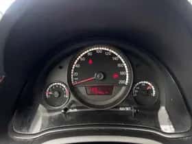 Volkswagen Up! (2013) thumbnail 3