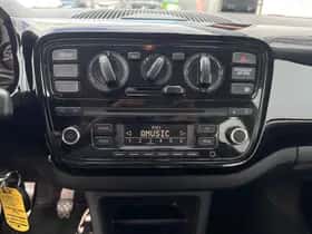 Volkswagen Up! (2013) thumbnail 9