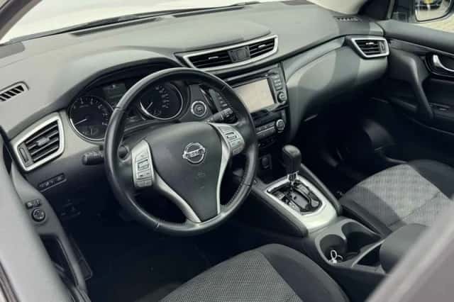Nissan Qashqai (2016) thumbnail 3