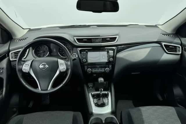 Nissan Qashqai (2016) thumbnail 4