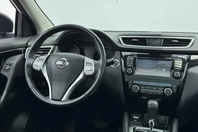 Nissan Qashqai (2016) thumbnail 5