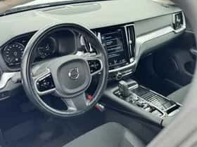 Volvo V60 (2020) thumbnail 3