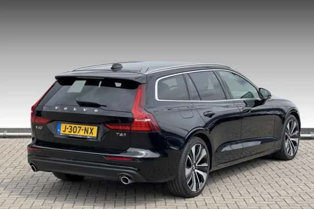 Volvo V60 (2020) thumbnail 2