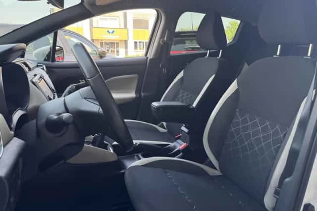 Nissan Micra (2018) thumbnail 4