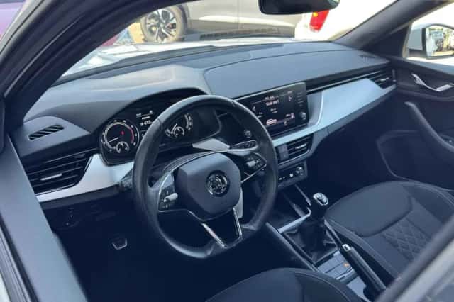 Škoda Kamiq (2021) thumbnail 3