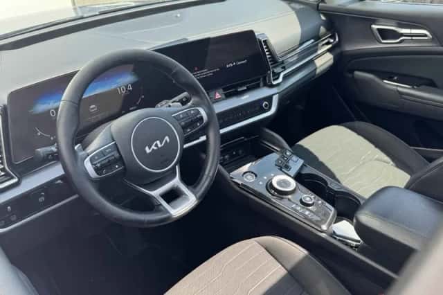Kia Sportage (2023) thumbnail 3