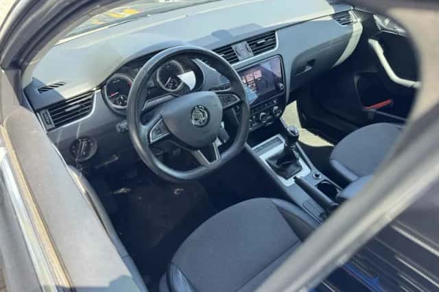 Škoda Octavia (2020) thumbnail 3
