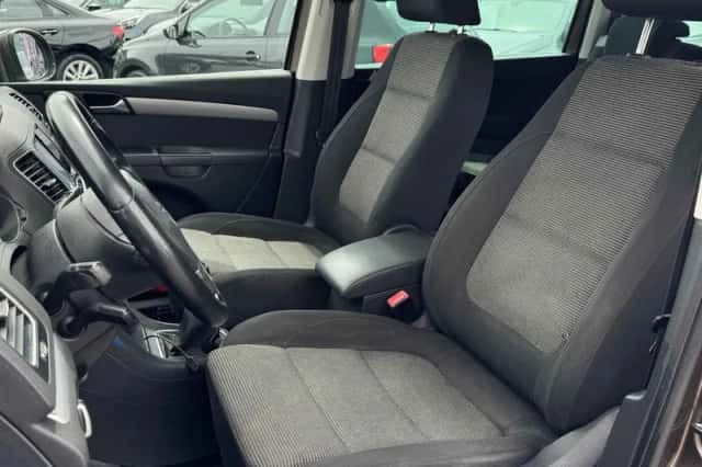 Volkswagen Sharan (2011) thumbnail 5