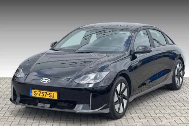 Hyundai Ioniq 6 (2023) thumbnail 1