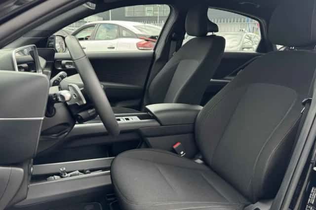 Hyundai Ioniq 6 (2023) thumbnail 6