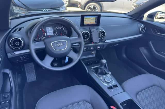Audi A3 (2015) thumbnail 3