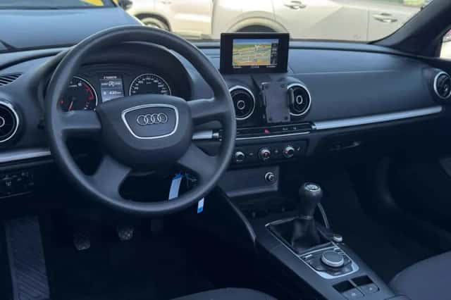 Audi A3 (2015) thumbnail 4