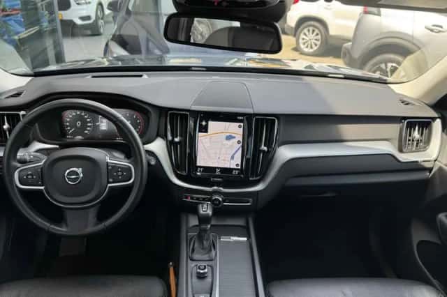 Volvo XC60 (2018) thumbnail 5