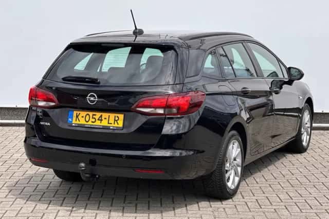 Opel Astra (2021) thumbnail 2