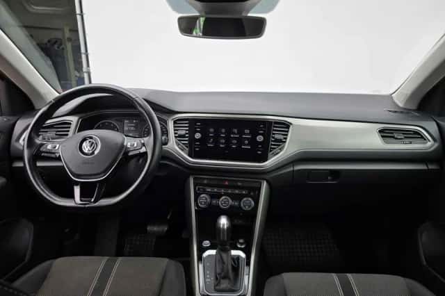 Volkswagen T-Roc (2020) thumbnail 3