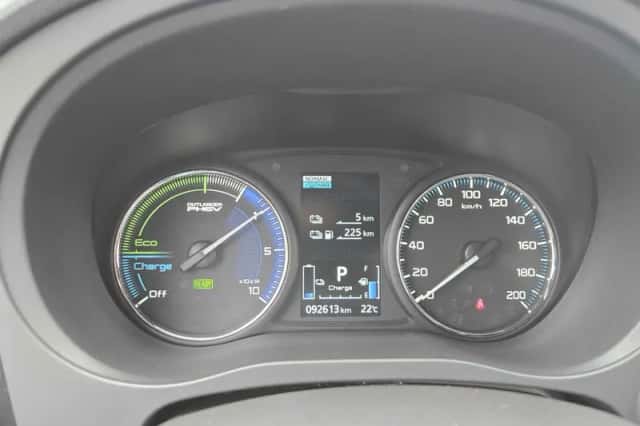 Mitsubishi Outlander (2020) thumbnail 4