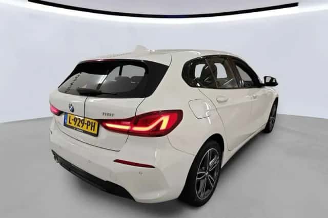 BMW 1-Serie (2021) thumbnail 2