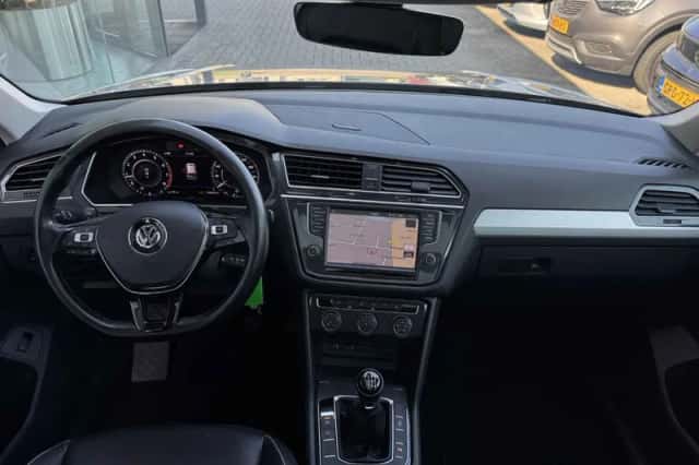 Volkswagen Tiguan (2017) thumbnail 4