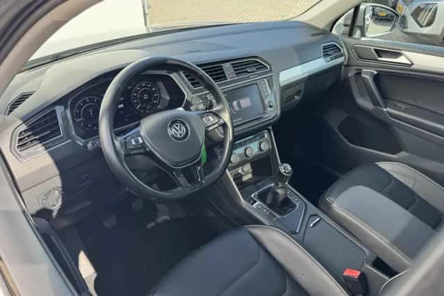 Volkswagen Tiguan (2017) thumbnail 5