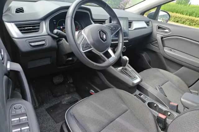 Renault Captur (2022) thumbnail 5