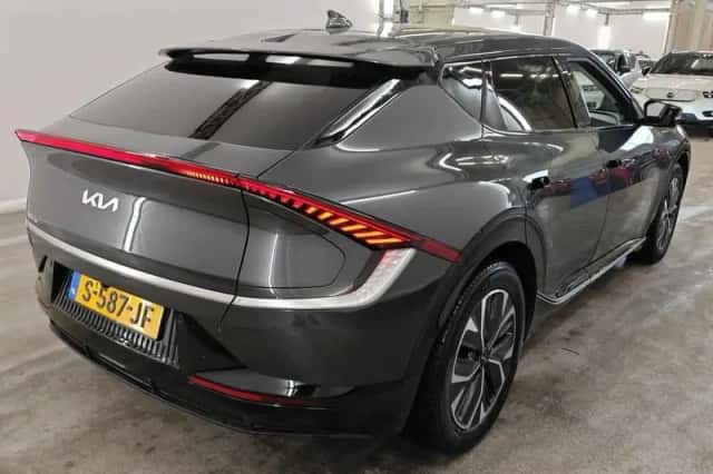 Kia EV6 (2023) thumbnail 2