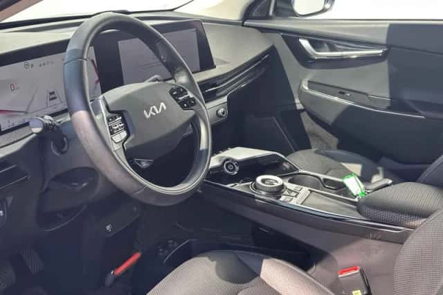 Kia EV6 (2023) thumbnail 5