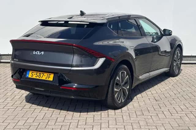 Kia EV6 (2023) thumbnail 2