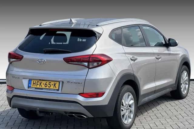 Hyundai Tucson (2016) thumbnail 2