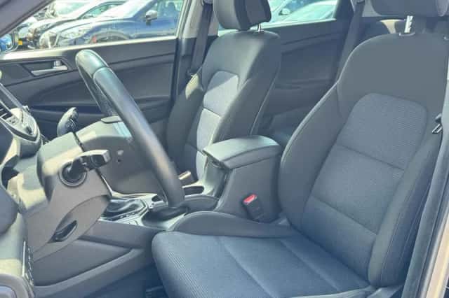 Hyundai Tucson (2016) thumbnail 4