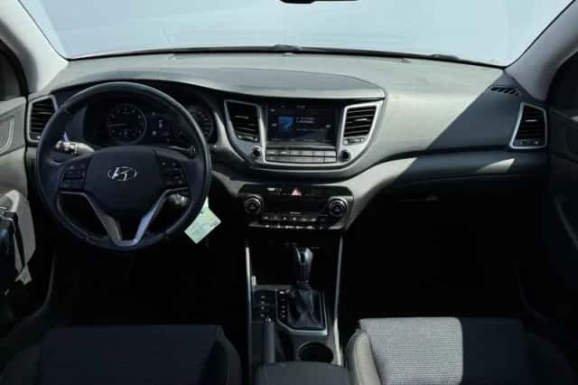 Hyundai Tucson (2016) thumbnail 6