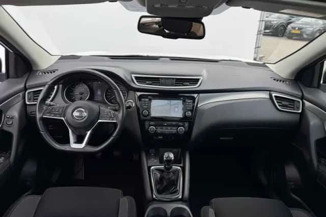 Nissan Qashqai (2018) thumbnail 4