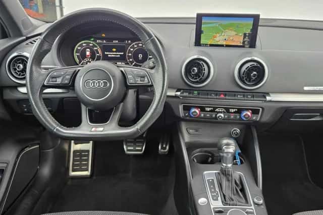 Audi A3 (2017) thumbnail 4
