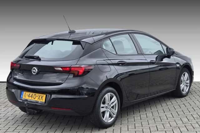 Opel Astra (2021) thumbnail 2