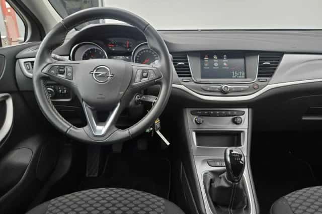 Opel Astra (2021) thumbnail 3