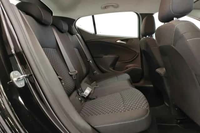 Opel Astra (2021) thumbnail 4