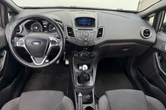 Ford Fiesta (2017) thumbnail 4