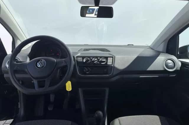 Volkswagen Up! (2018) thumbnail 3