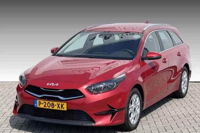 Kia Ceed Sportswagon (2022) thumbnail 1