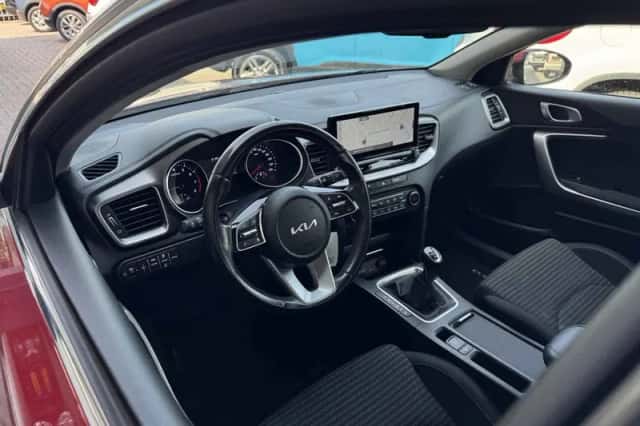 Kia Ceed Sportswagon (2022) thumbnail 3