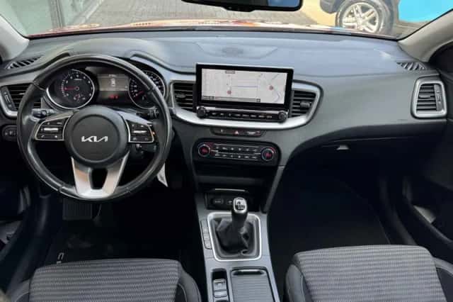Kia Ceed Sportswagon (2022) thumbnail 4