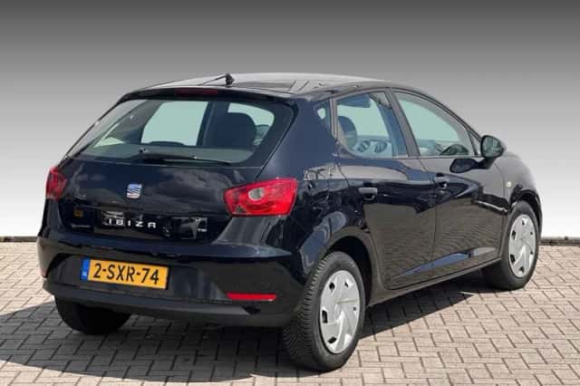 SEAT Ibiza (2014) thumbnail 2