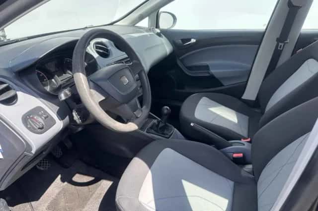 SEAT Ibiza (2014) thumbnail 3