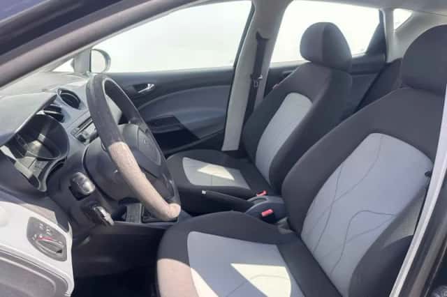 SEAT Ibiza (2014) thumbnail 4