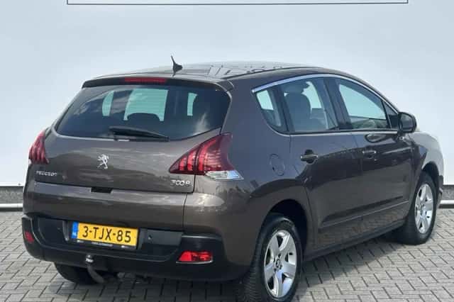 Peugeot 3008 (2014) thumbnail 2