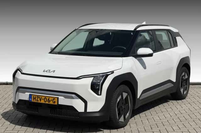 Kia EV3 (2025) thumbnail 1