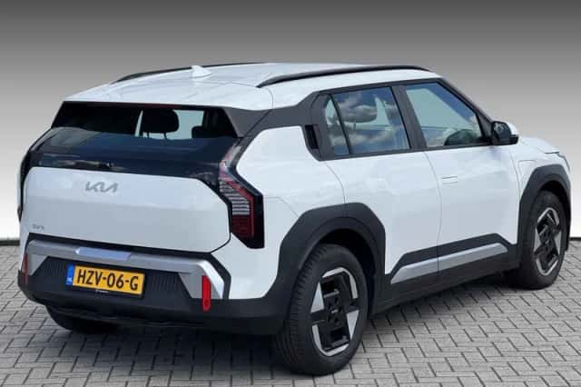 Kia EV3 (2025) thumbnail 2