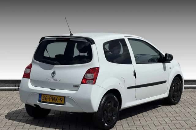 Renault Twingo (2011) thumbnail 2